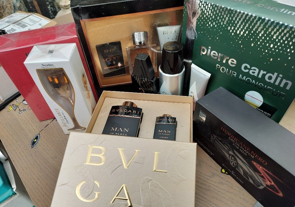 Parfums allerlei, Ophalen