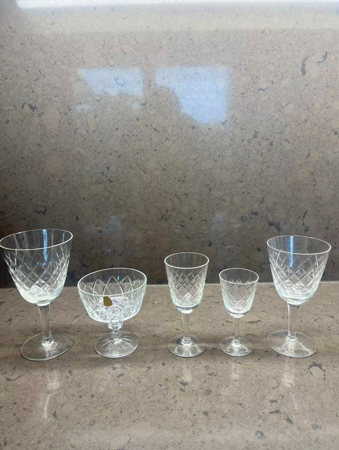 Service ancien de 58 verres en cristal taillé Verrerie Reims, Enlèvement, Comme neuf, Autres types
