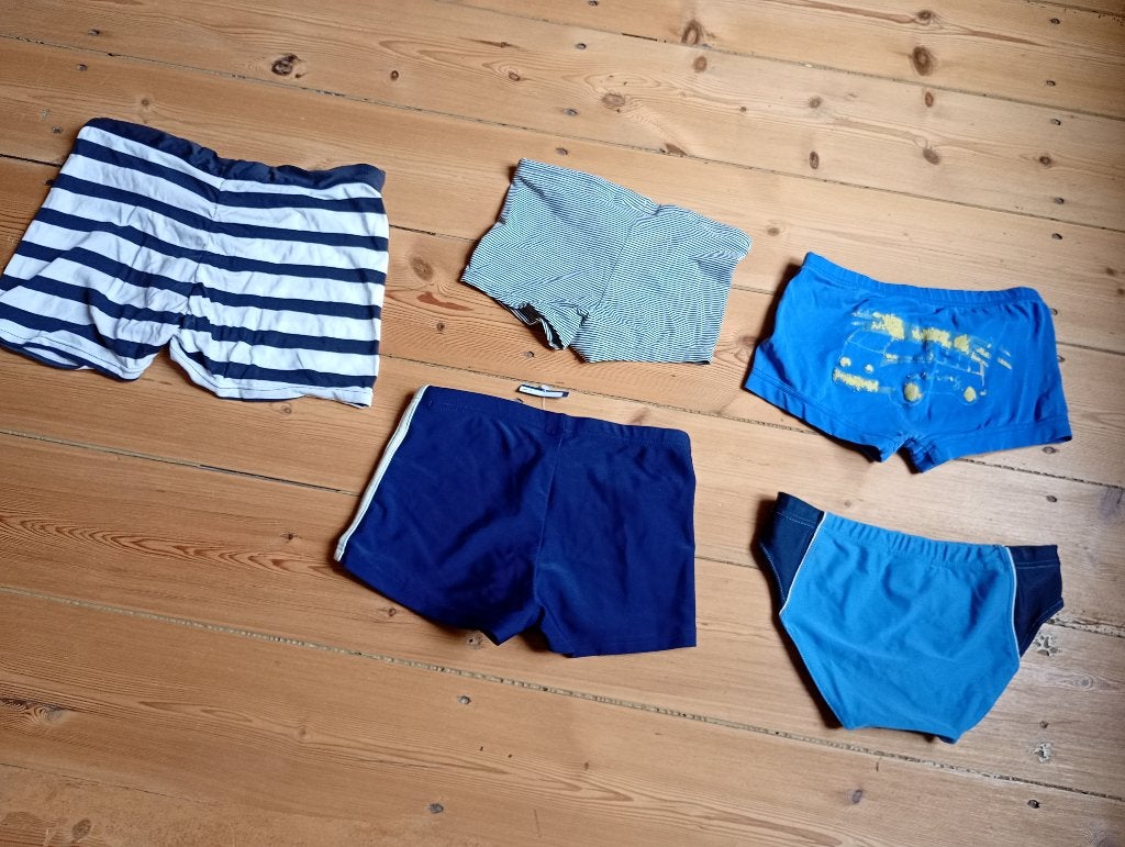 Badkleding voor jongens van 6-8 jaar, Kinderen en Baby's, Kinderkleding | Kinder-zwemkleding, Zo goed als nieuw, Badpak, Maat 128