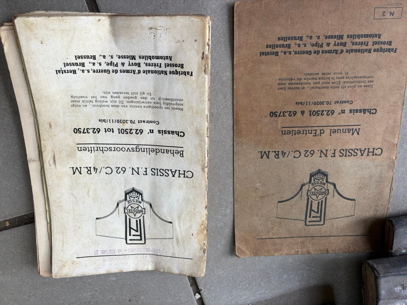 Oud boek fn brossel miesse, Enlèvement