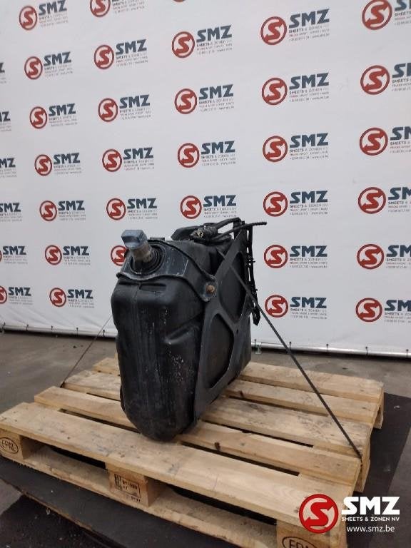 Occ Réservoir AdBlue 60L Mercedes Actros A96047027, Utilisé, Mercedes-Benz, Systèmes à carburant