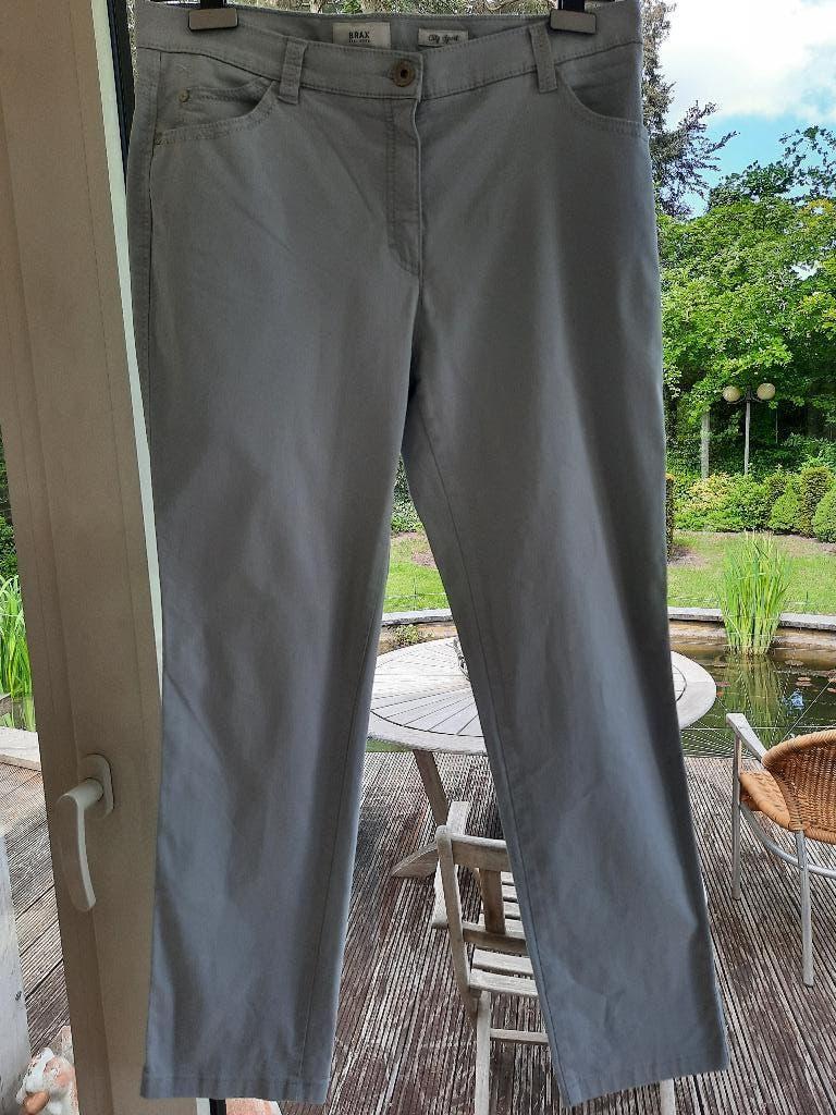 Mooie broek BRAX - 42, Kleding | Dames, Broeken en Pantalons, Brax, Maat 42/44 (L), Ophalen of Verzenden, Zo goed als nieuw