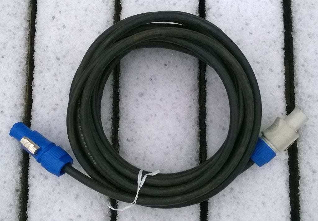 Spanningssnoer Powercon in-out, circa 2,5 meter, Muziek en Instrumenten, Ophalen of Verzenden, Zo goed als nieuw, Apparatuur