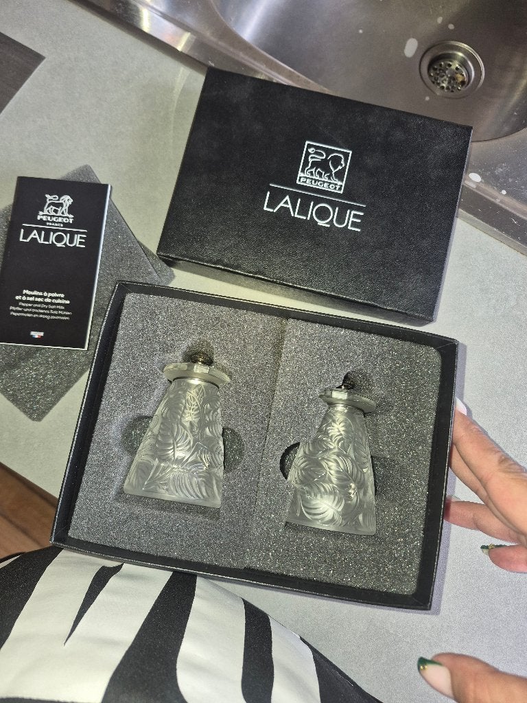 Lalique peugot peper en zout vaatjes, Ophalen of Verzenden, Nieuw, Natuurlijk materiaal