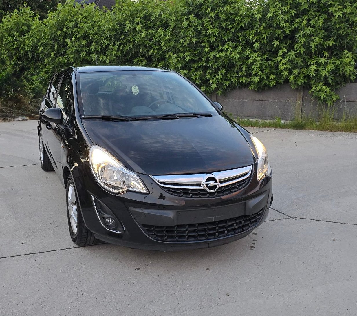 Opel Corsa, Autos, Opel, Euro 5, Achat, 63 kW, Noir