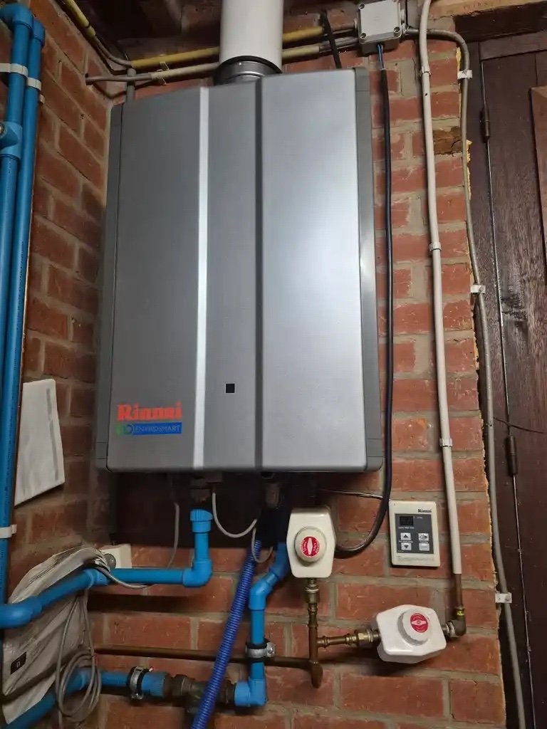 Doorstroom merk Gasgeiser met bediening Rinnai MC-91-2A, Ophalen, Gebruikt, Propaan of Butaan, Geiser
