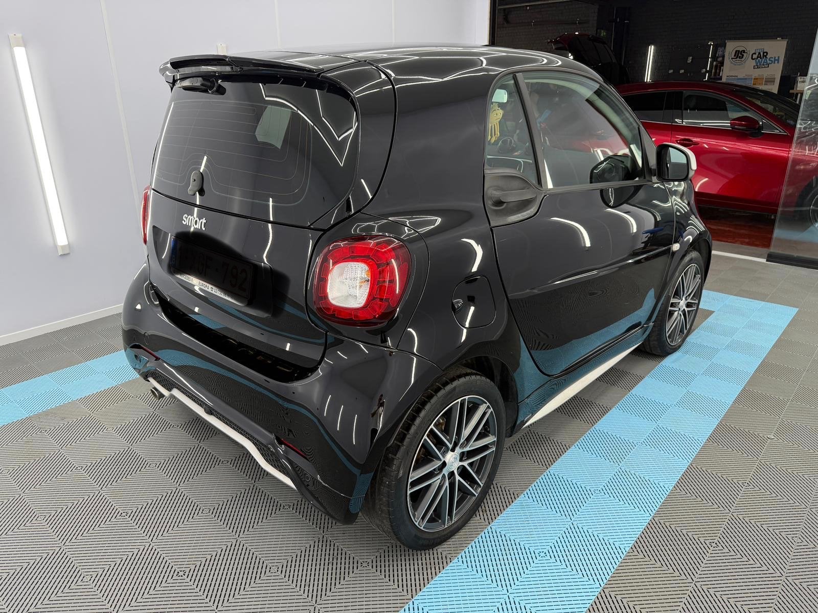 Smart FORTWO BRABUS-set van 6000 km!, Auto's, Automaat, Zwart, Leder, Particulier
