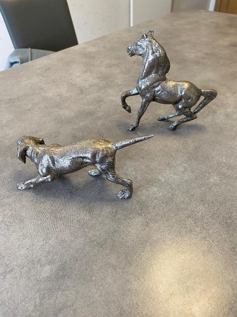 verzilverde paard 13 cm en hond 7 cm beeldje, Collections, Statues & Figurines, Enlèvement ou Envoi, Comme neuf, Animal
