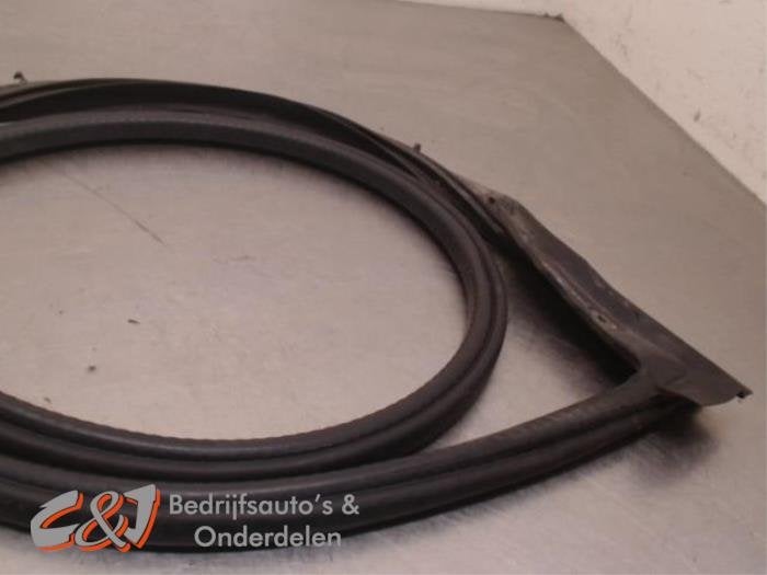 Portierrubber 4Deurs links-achter van een Fiat Ducato, Auto-onderdelen, Gebruikt, -, -, Ophalen of Verzenden