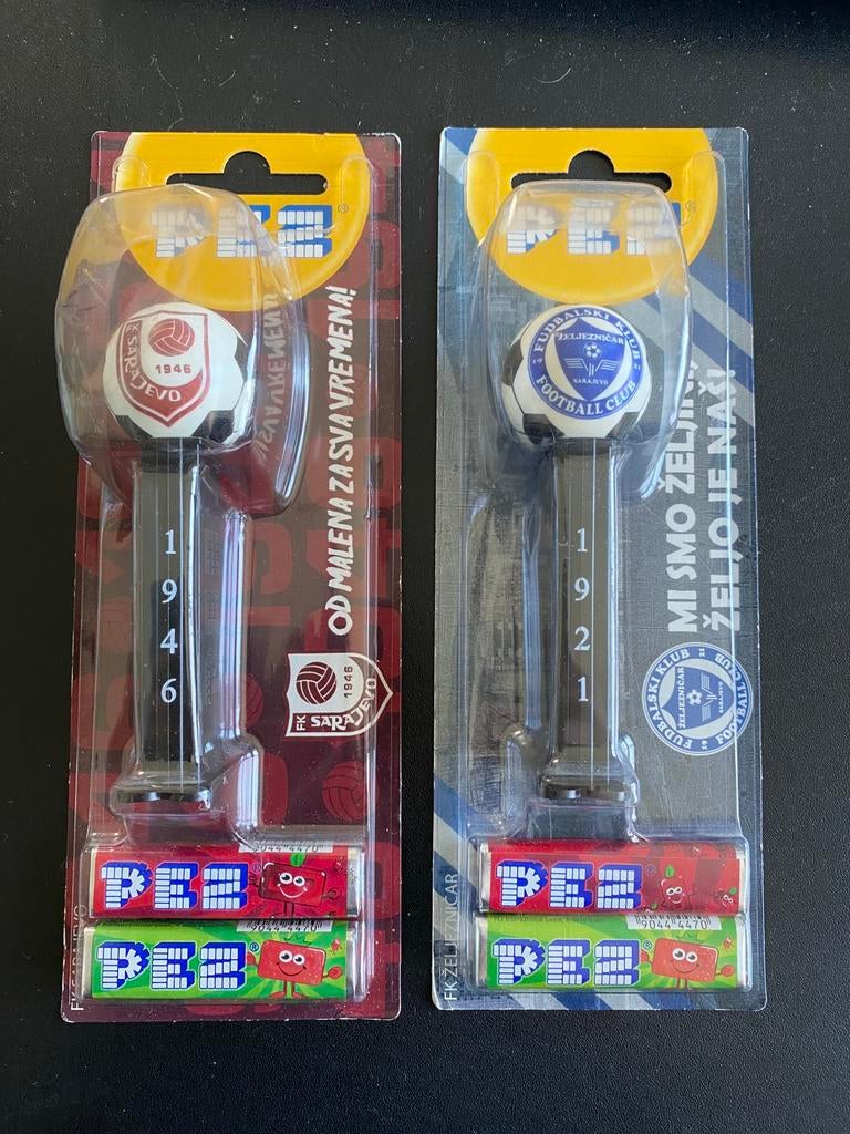 PEZ voetbal zetjeznicar en sarajevo, Ophalen of Verzenden, Zo goed als nieuw