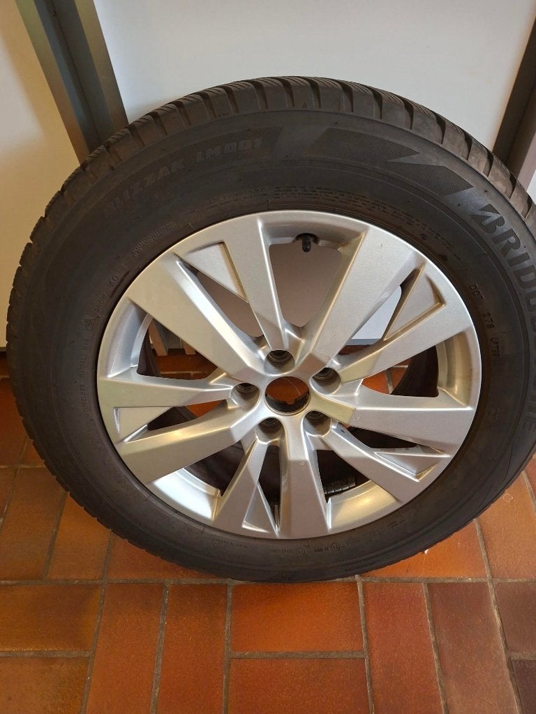Winterbanden 17inch 215/65 op velg Peugeot 3008/5008, Autos : Pièces & Accessoires, Pneus et Jantes, Véhicule de tourisme, 17 pouces
