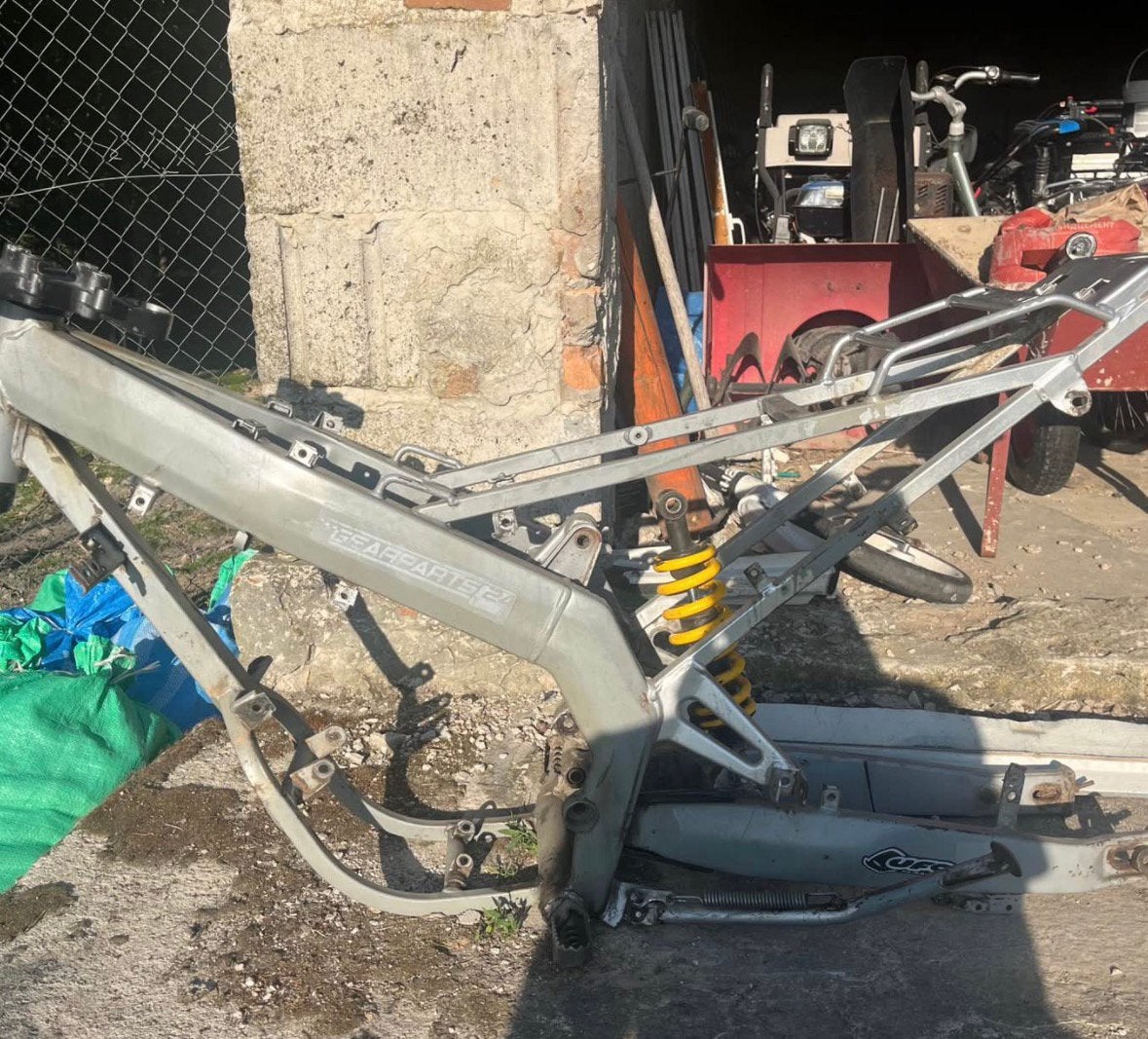 Cadre Derbi Senda, Enlèvement, Comme neuf