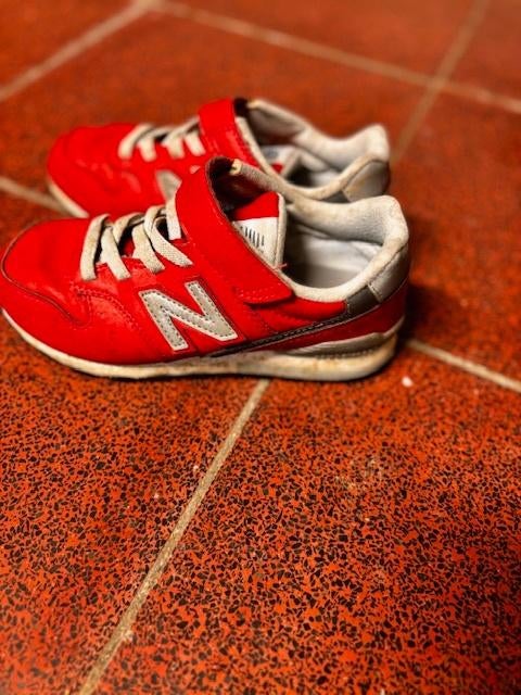 30 paires de chaussures pour enfants (pointures 30-40), Garçon ou Fille, Enlèvement, Utilisé, Chaussures