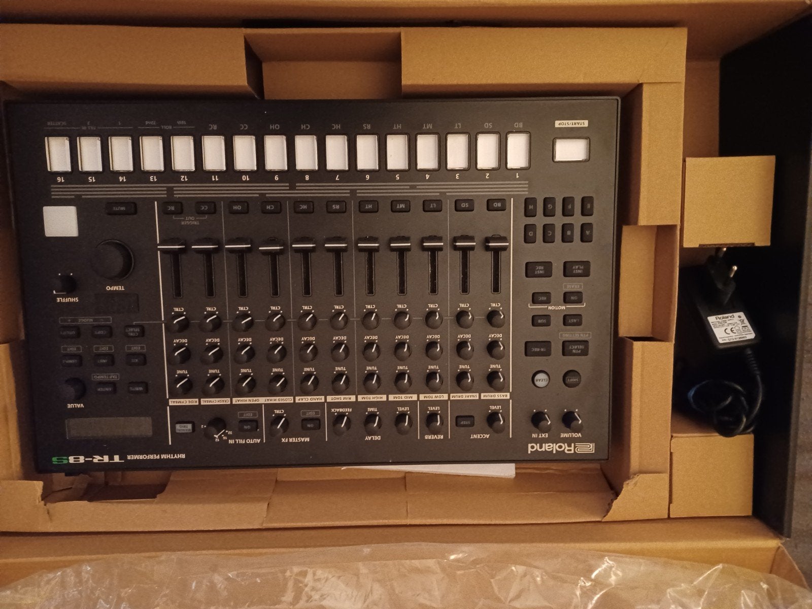 Roland TR-8S, Musique & Instruments, Enlèvement, Comme neuf, Roland, Avec connexion MIDI