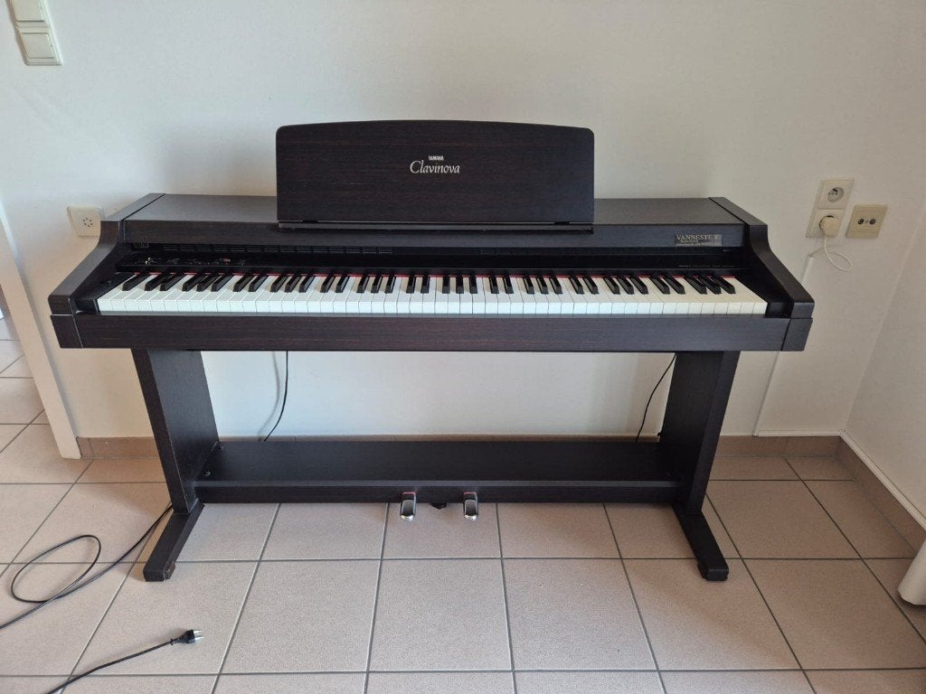 Piano numérique Yamaha Clavinova CLP‑153SG, Digital, Enlèvement, Utilisé, Piano