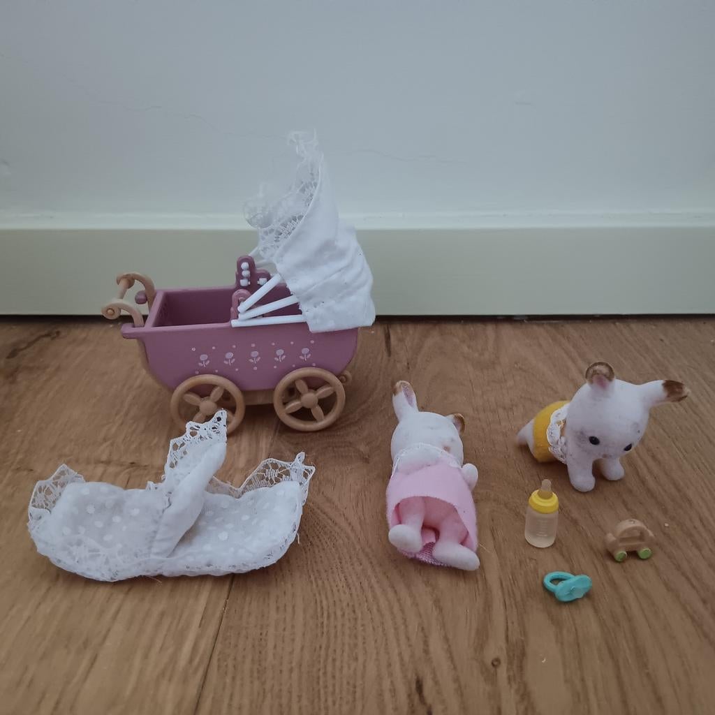 Sylvanian- chocolade konijnentweeling met kinderwagen (2206), Ophalen, Gebruikt, Accessoires