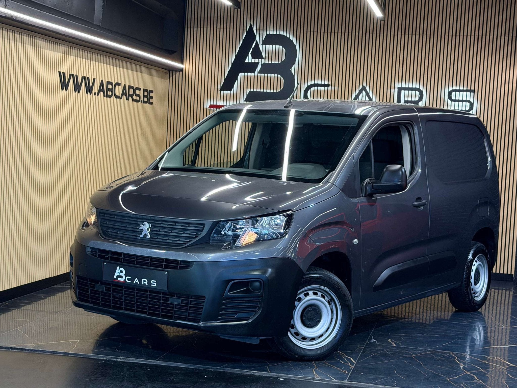 Peugeot Partner 1.5 BLUEHDI UTILITAIRE 49MKM * UTILITAIRE *, Argent ou Gris, Achat, Euro 6, Entreprise