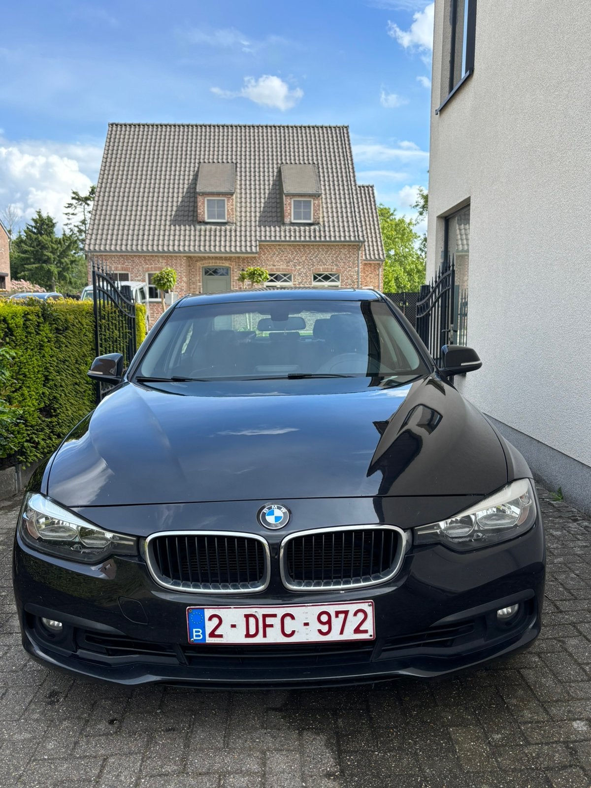 BMW 318i Automaat – 2016 – 215.000 km, Auto's, Zwart, 5 deurs, Particulier, Dealer onderhouden