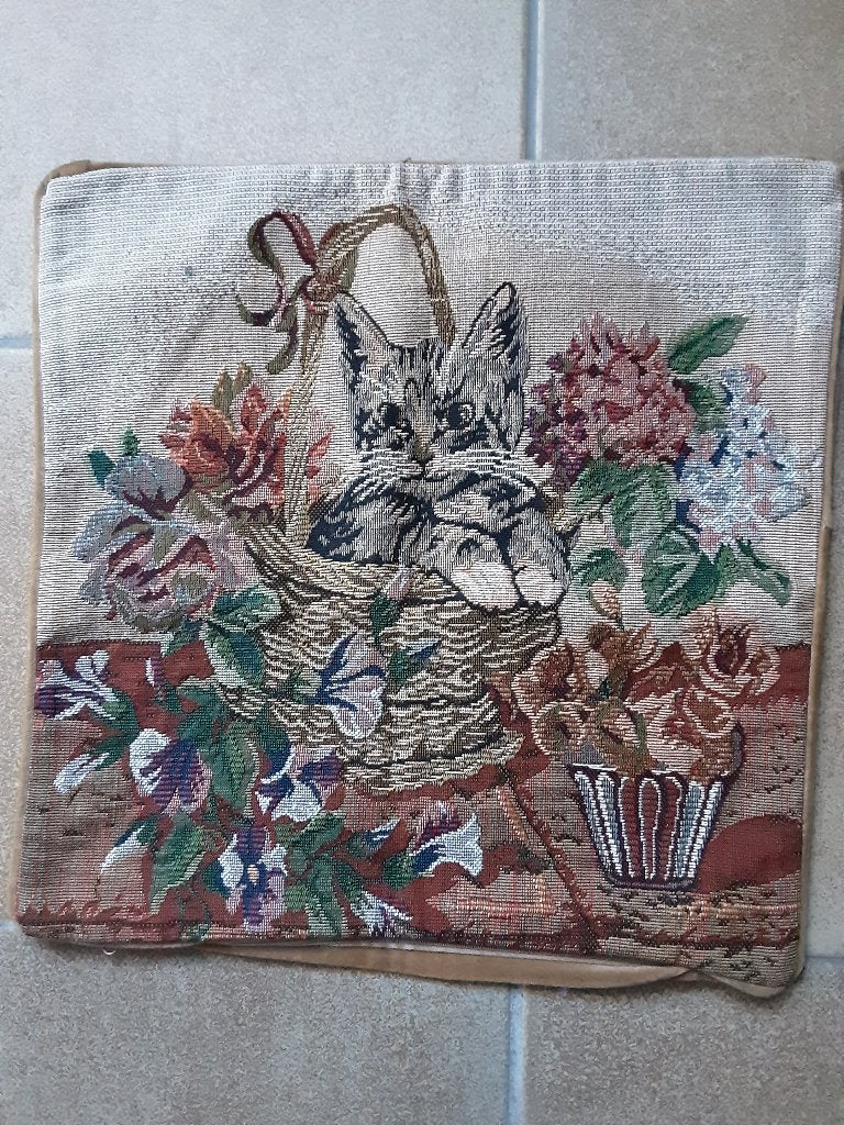 In Nieuwstaat. Geweven jacquard kussensloop met poes., Ophalen, Zo goed als nieuw, Vierkant, Binnen