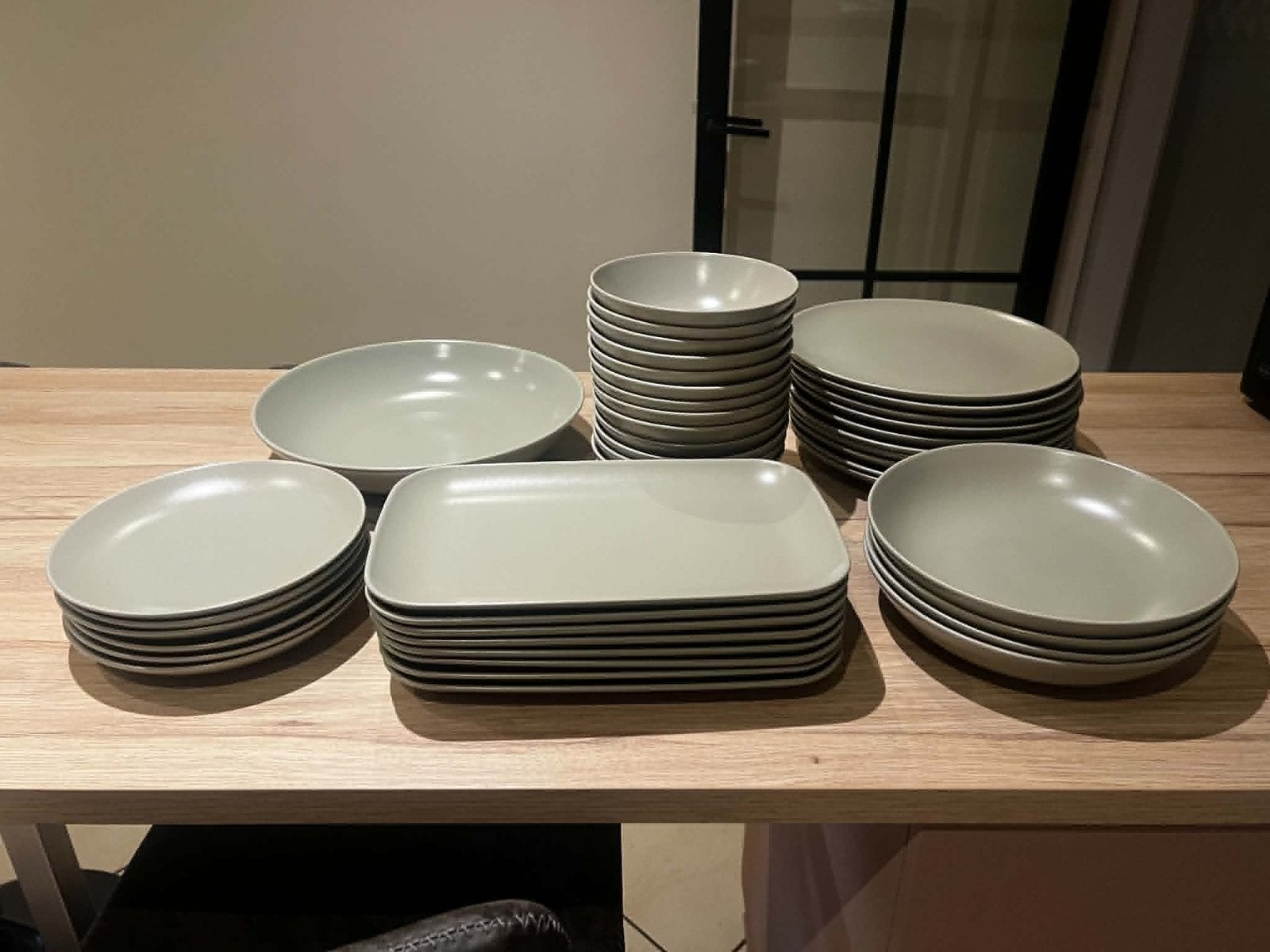 Set d'assiettes Ikea vert clair, Enlèvement