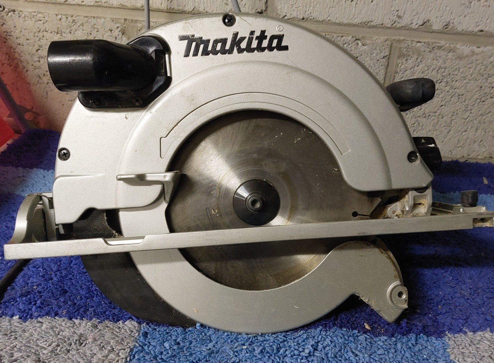 Scie circulaire MAKITA 5903R, Bricolage & Construction, Enlèvement, Utilisé, Scie circulaire, Makita