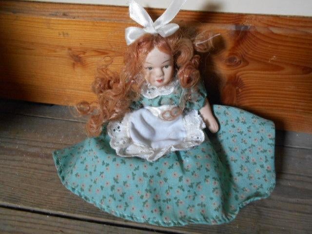 Kleine oude porselein popjes / 7 voor 10 €, Verzamelen, Ophalen of Verzenden, Zo goed als nieuw