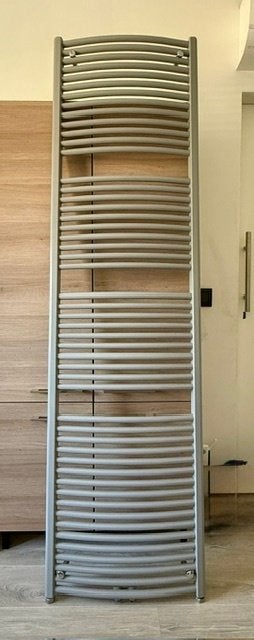 Radiateur/porte-serviettes élégant, Bricolage & Construction, Enlèvement, Comme neuf, Radiateur
