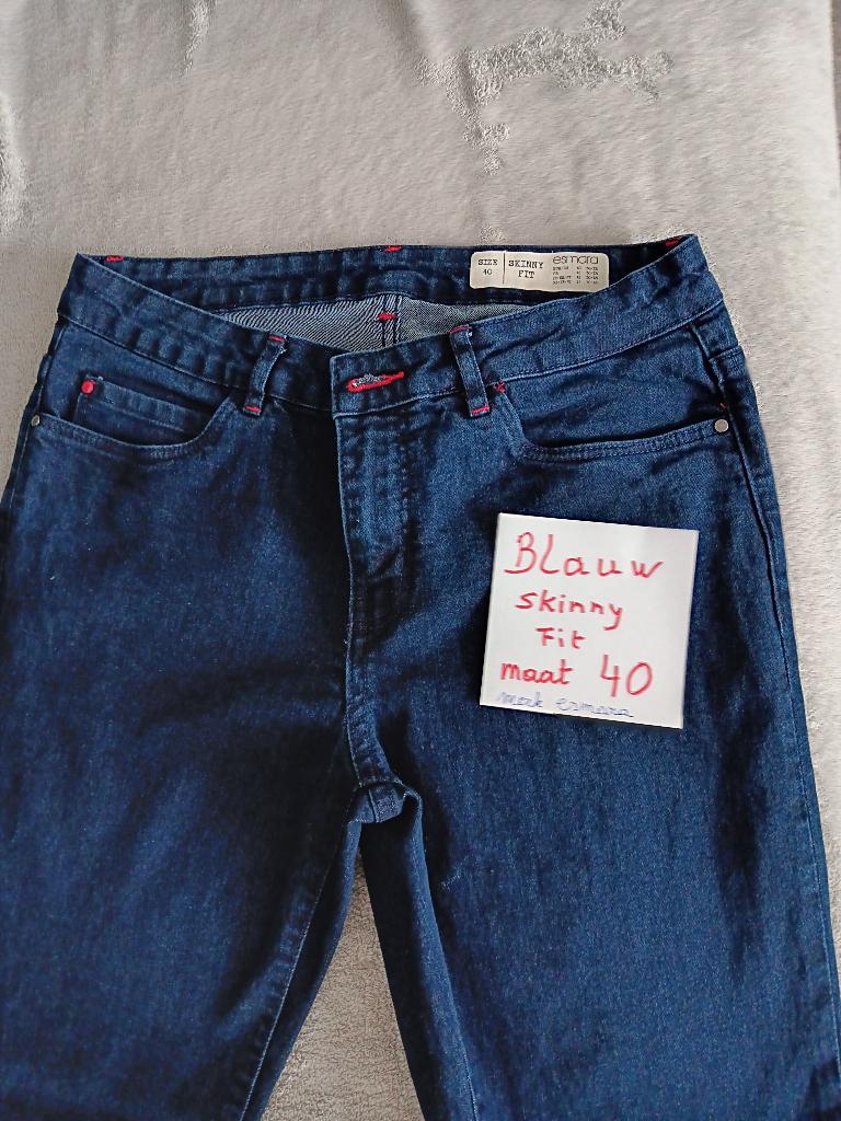 Dames lange broeken maat 40 zo goed als nieuw, Kleding | Dames, Broeken en Pantalons, Ophalen, Zo goed als nieuw, Maat 38/40 (M)