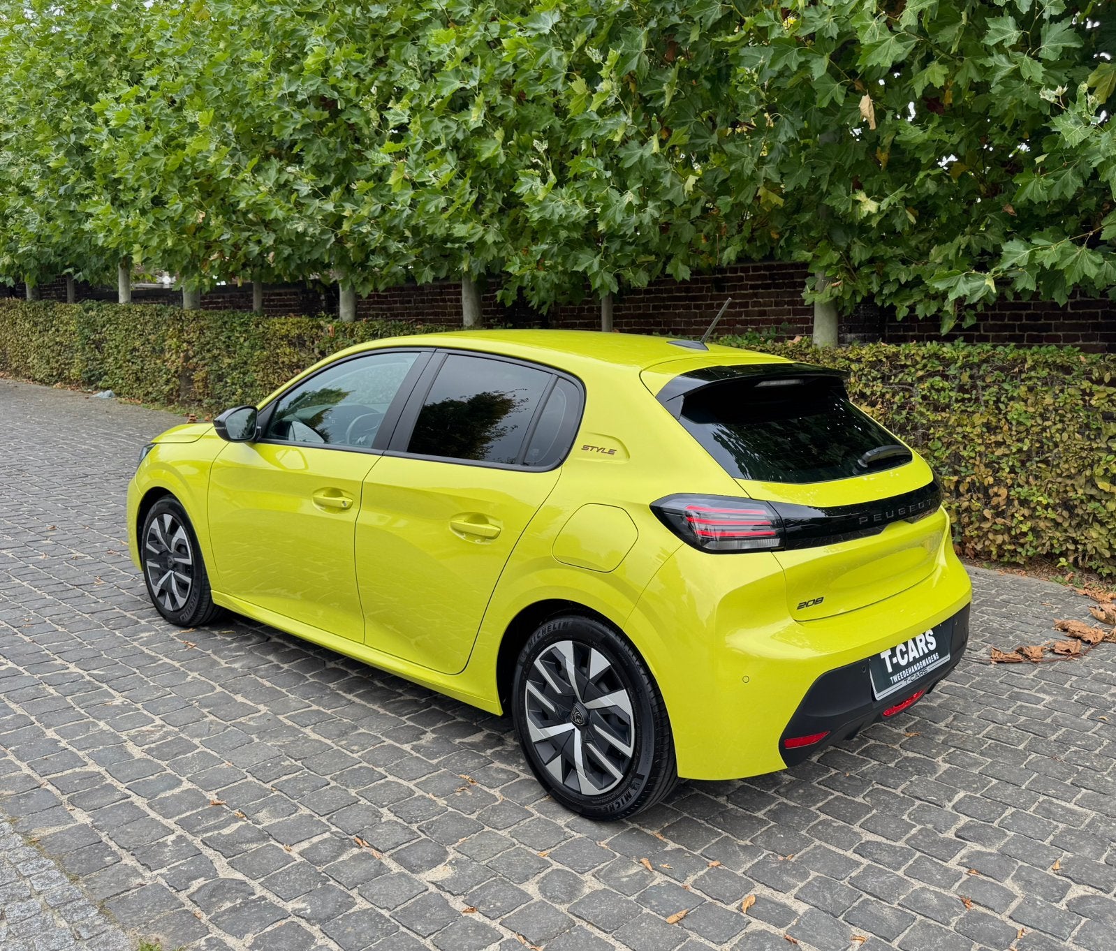 PEUGEOT 208 05-2025 benzine 100pk / Carplay / 18.000km, Auto's, Bluetooth, Euro 6, Overige kleuren, Bedrijf