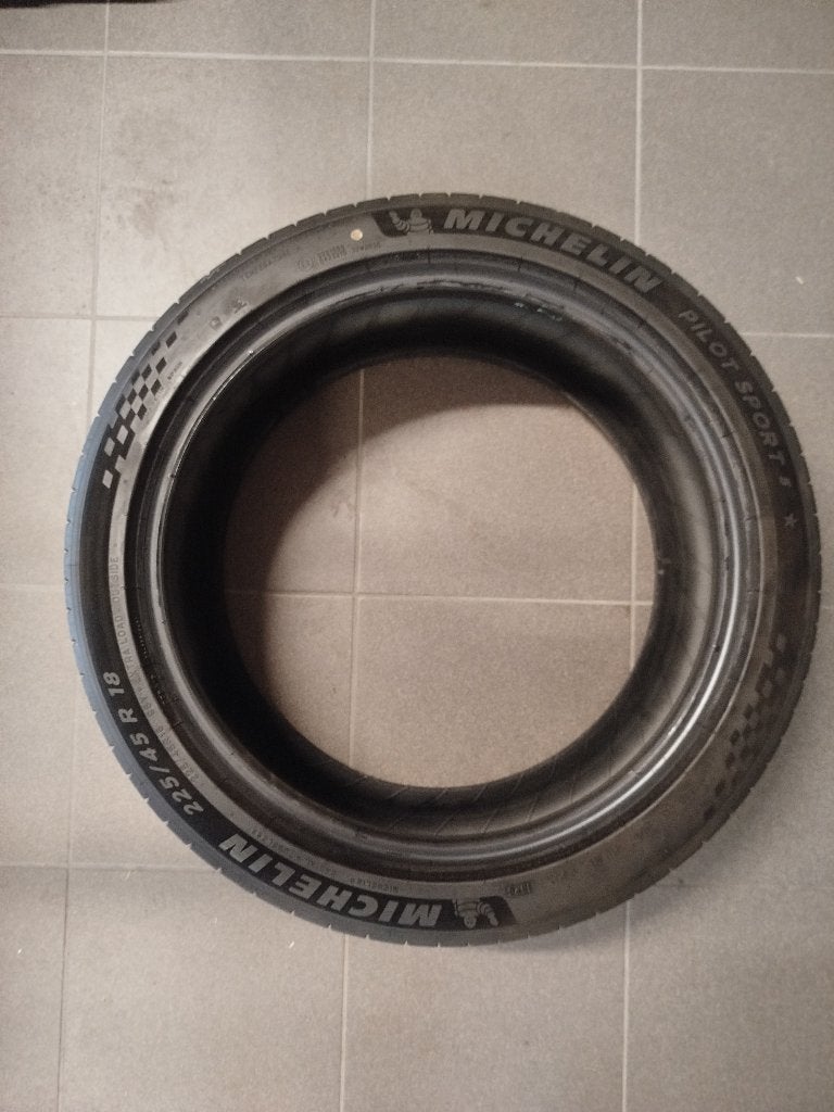 Pneus Michelin, Autos : Pièces & Accessoires, Pneus & Jantes, Pneu(s), Pneus été, 18 pouces, 225 mm, Véhicule de tourisme, Neuf