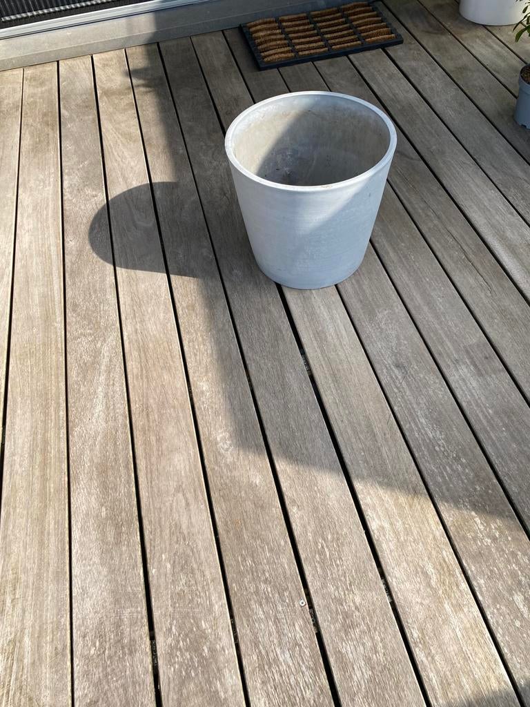 Grijze bloempot voor buiten, Tuin en Terras, Ophalen, Zo goed als nieuw