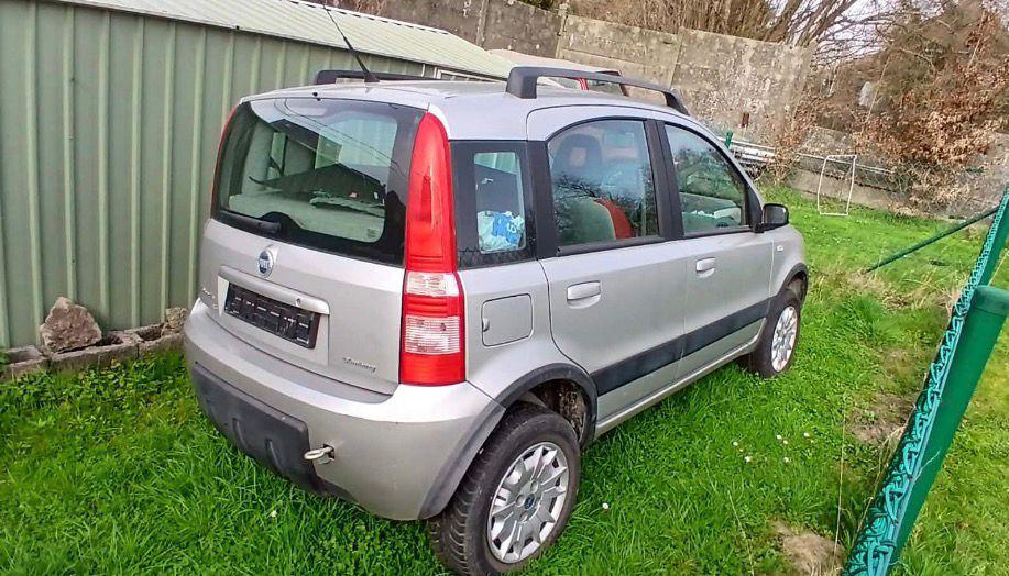FIAT PANDA 4X4 BENZIN 2004 90,000KM AIRCO, Autos, Argent ou Gris, Achat, Boîte manuelle, Noir