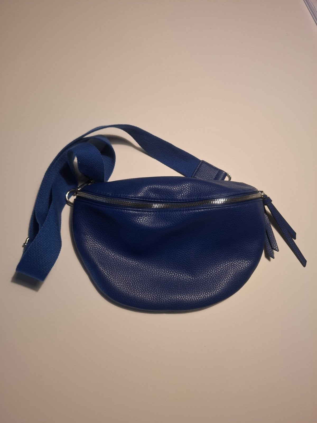 Sac à main bleu vif avec large ceinture, Bijoux, Sacs & Beauté, Lunettes de Soleil & Lunettes | Femmes, Enlèvement, Comme neuf