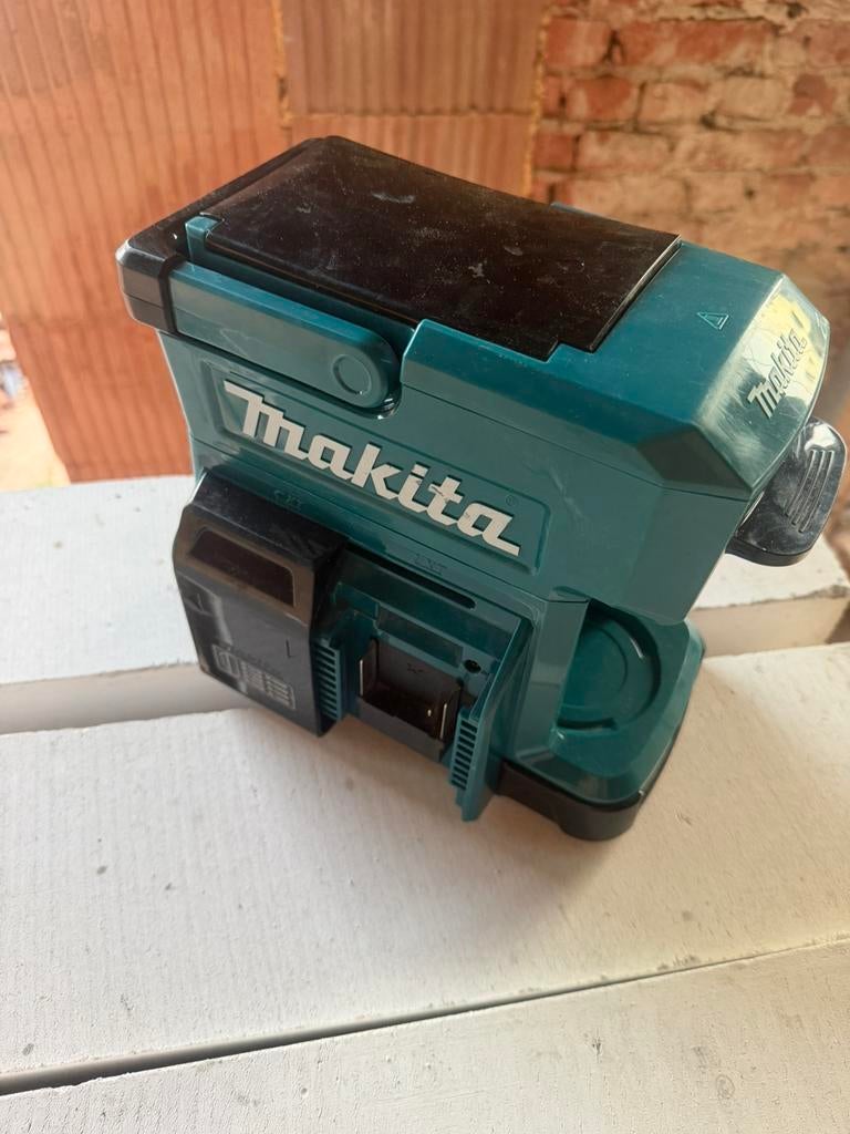 Makita 18v koffiemachine, Enlèvement, Utilisé