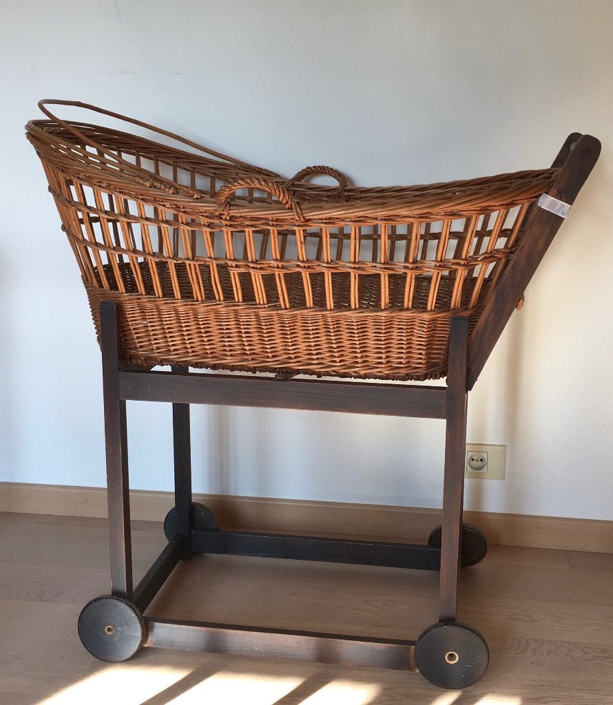 Berceau bébé premier âge en Osier sur roulettes, Enfants & Bébés, Enlèvement, Utilisé, Berceau
