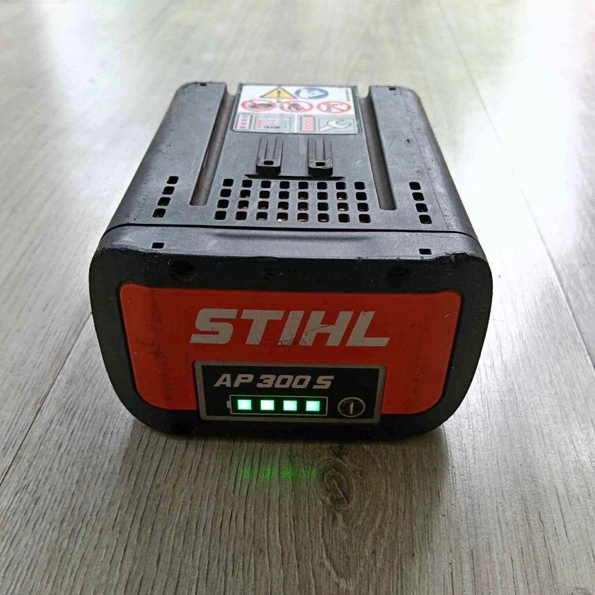 Stihl AP300S accu, Ophalen of Verzenden, Zo goed als nieuw