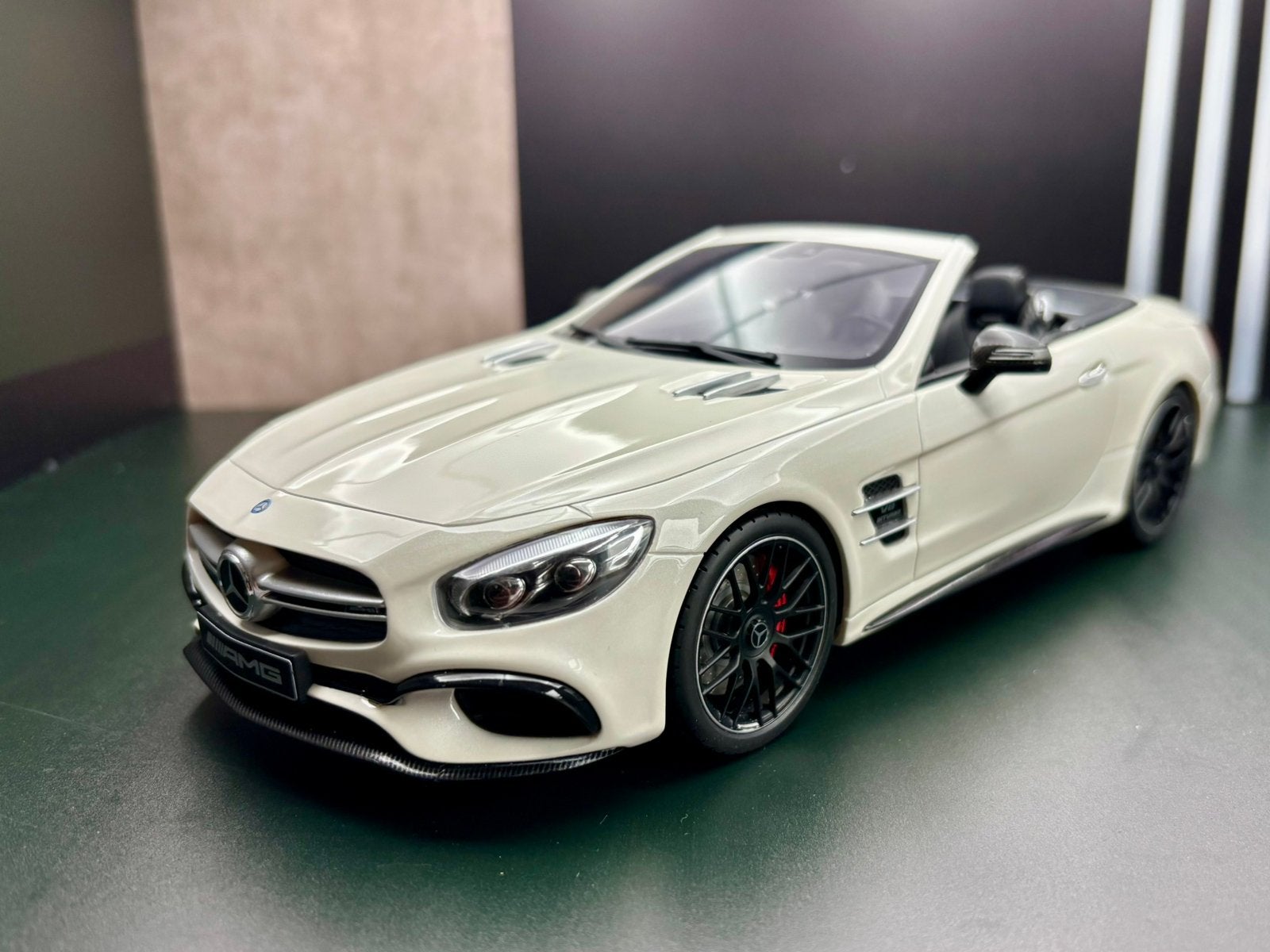 1:18 mercedes AMG SL63, Enlèvement ou Envoi