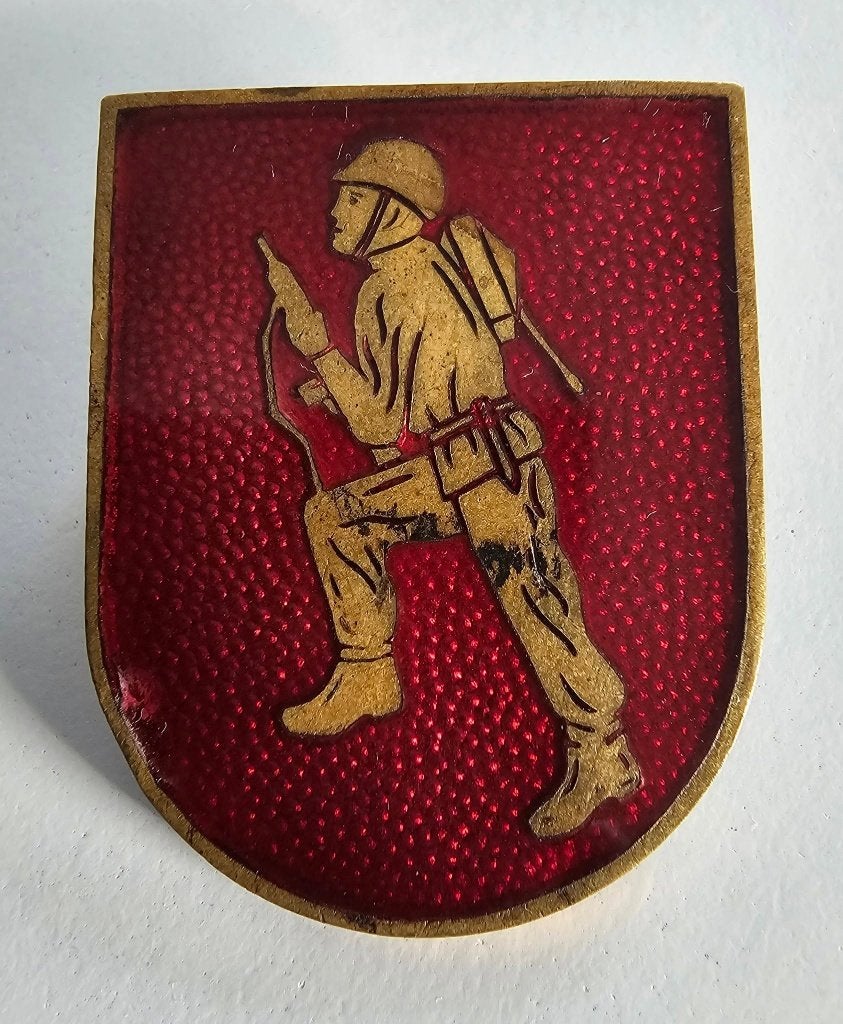 1 x badge WISTOFUS - Chasseurs Ardennais, Enlèvement ou Envoi, Armée de terre, Emblème ou Badge