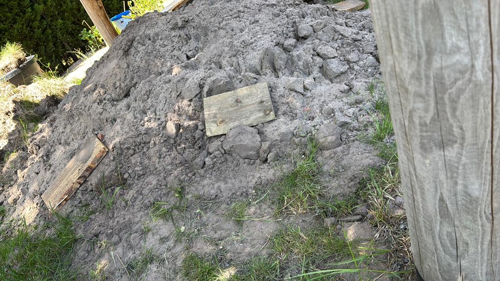 Gratis zwart zand, Tuin en Terras, Grind, Keien en Split, Ophalen, Zo goed als nieuw, Zwart