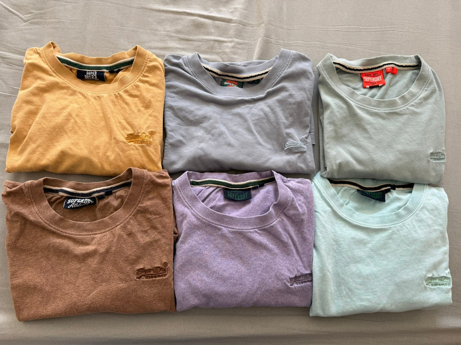 Lot de 6 T-shirts Superdry – taille L, Vêtements | Hommes, Packs de vêtements pour hommes, Enlèvement ou Envoi, Comme neuf