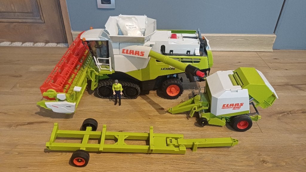 Lot Claas Bruder - Moissonneuse Lexion 780, presse à balles, Enlèvement, Utilisé