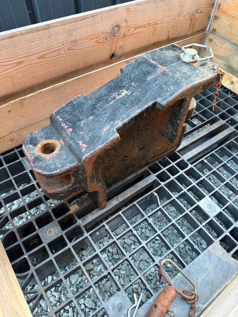 Case international front gewicht 82kg, Zakelijke goederen, Landbouw | Tractoren, Ophalen of Verzenden
