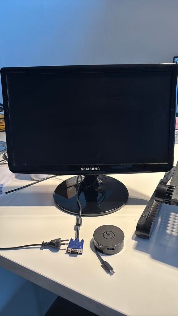 Computerscherm met laptopstaander, Autres résolutions, VA, Enlèvement, Utilisé