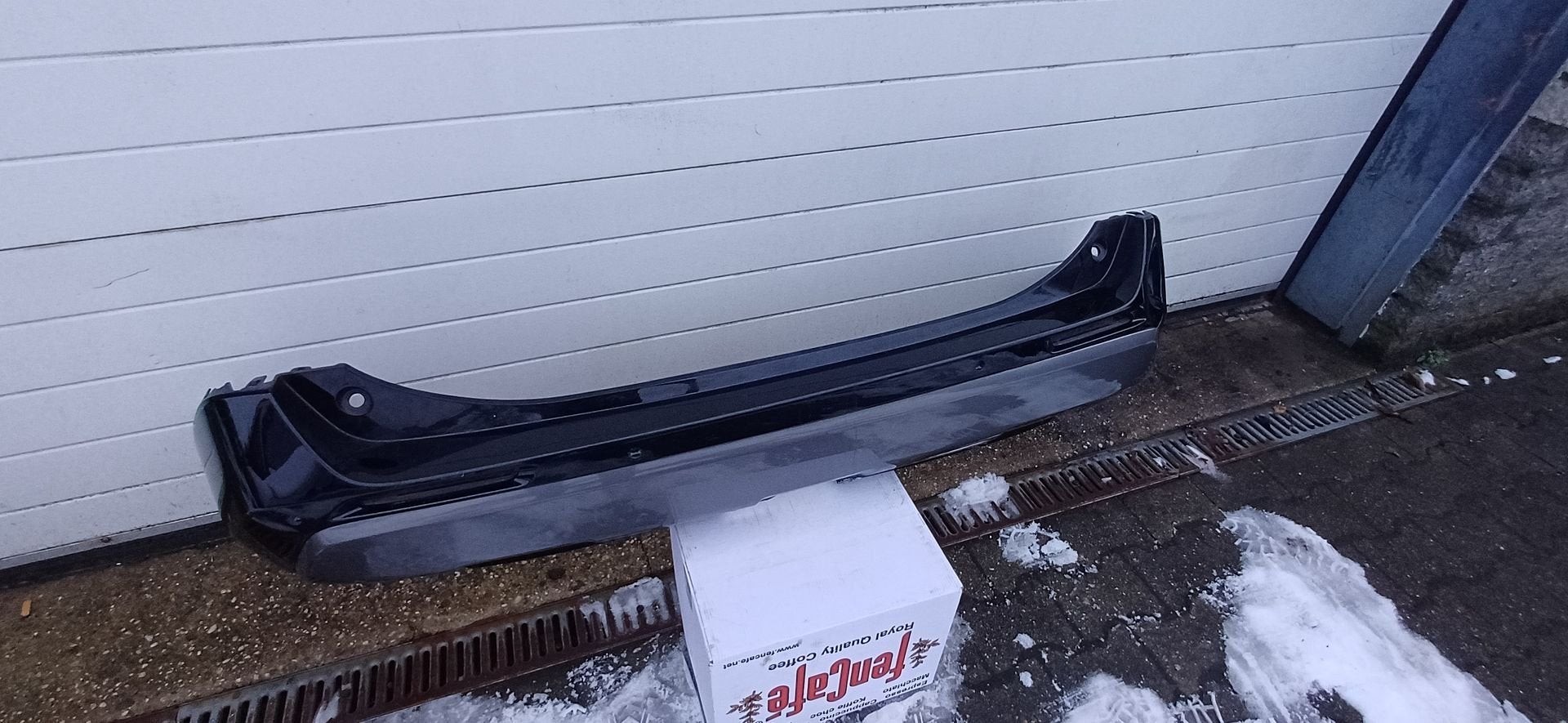 Toyota RAV4 Bumper Achterbumper 5215942320 PDC Diffuser, Gebruikt, -, -, Ophalen of Verzenden