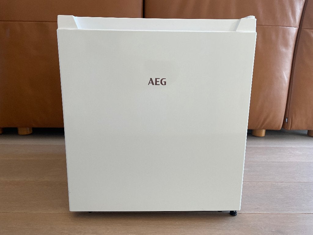 Koelkast tafelmodel AEG (4 mnd oud met 5 jr garantie), Ophalen, Met vriesvak, Minder dan 45 cm, Minder dan 85 cm