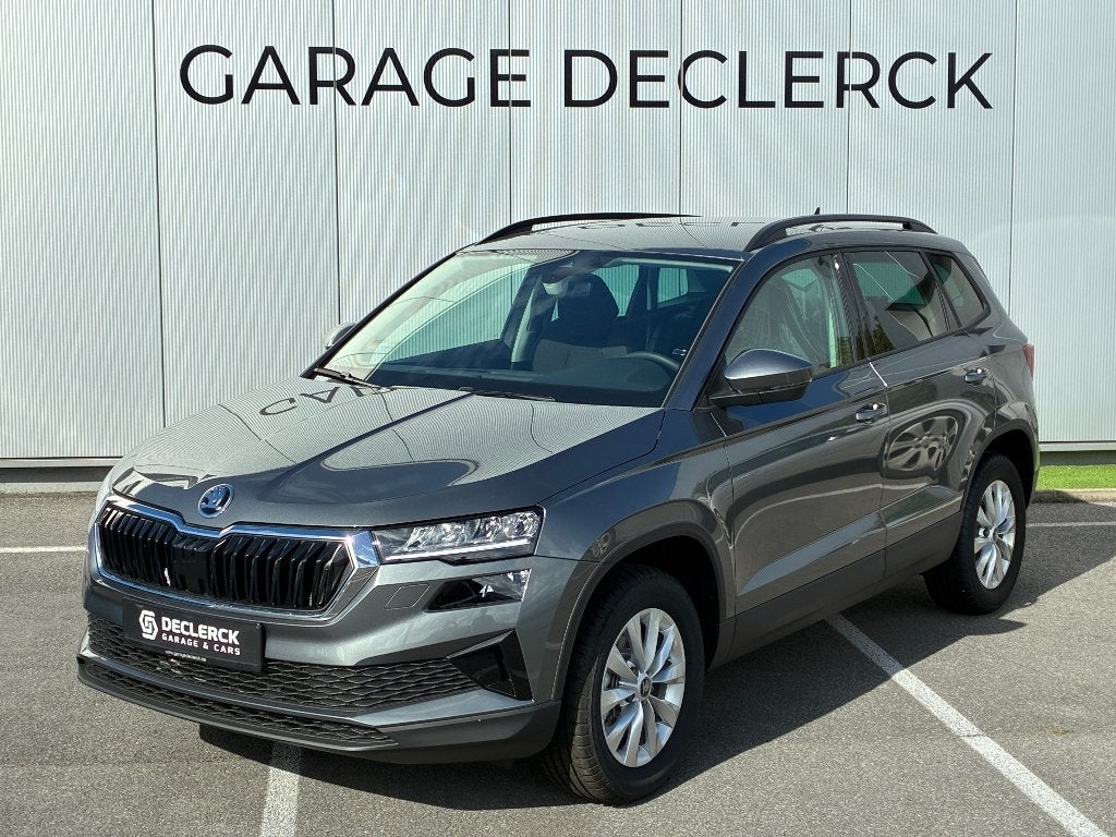 SKODA KAROQ  1.5 i TSI DSG Maar 16 Km, Auto's, Dealer onderhouden, Stof, 4 cilinders, 700 kg