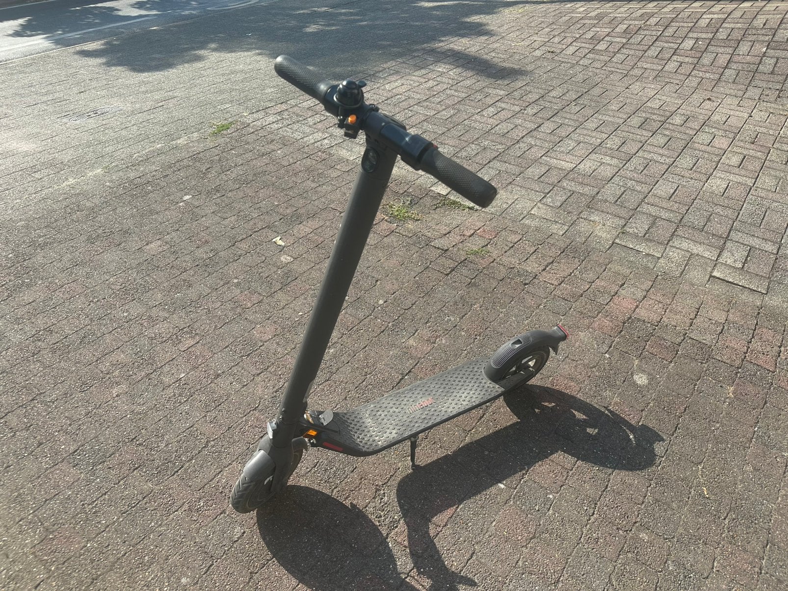 Segway Ninebot KickScooter E22D, Fietsen en Brommers, Ophalen, Zo goed als nieuw