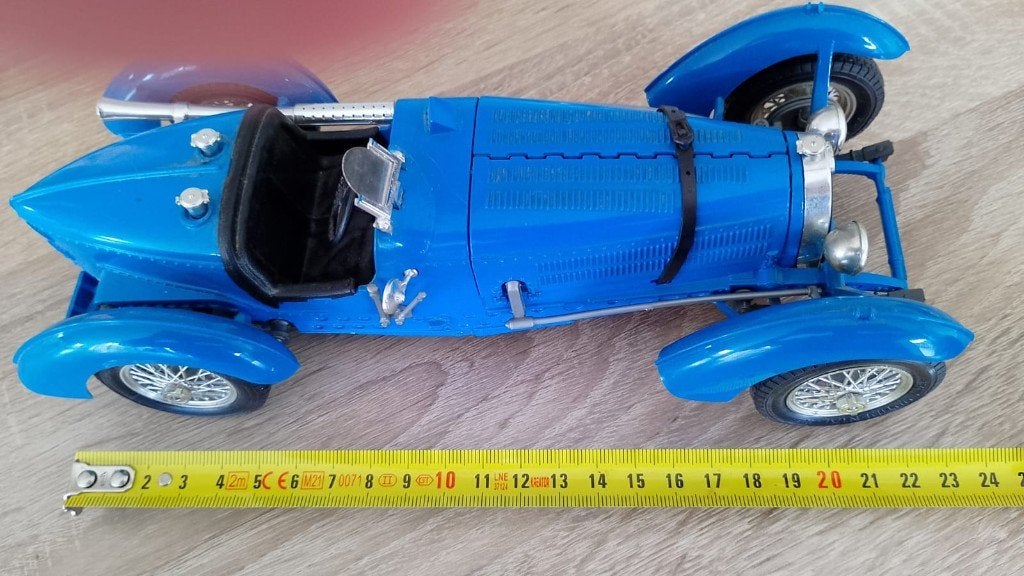 Bburago 1/18 bugatti gebruikte staat, Enlèvement ou Envoi, Utilisé