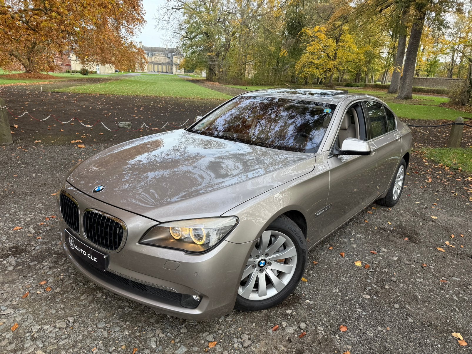 Bmw 750i 4.4i V8 XDrive EXECUTIVE FULL FULL FAIBLE KM LEZ OK, Autos, Cuir, Achat, 4395 cm³, Beige