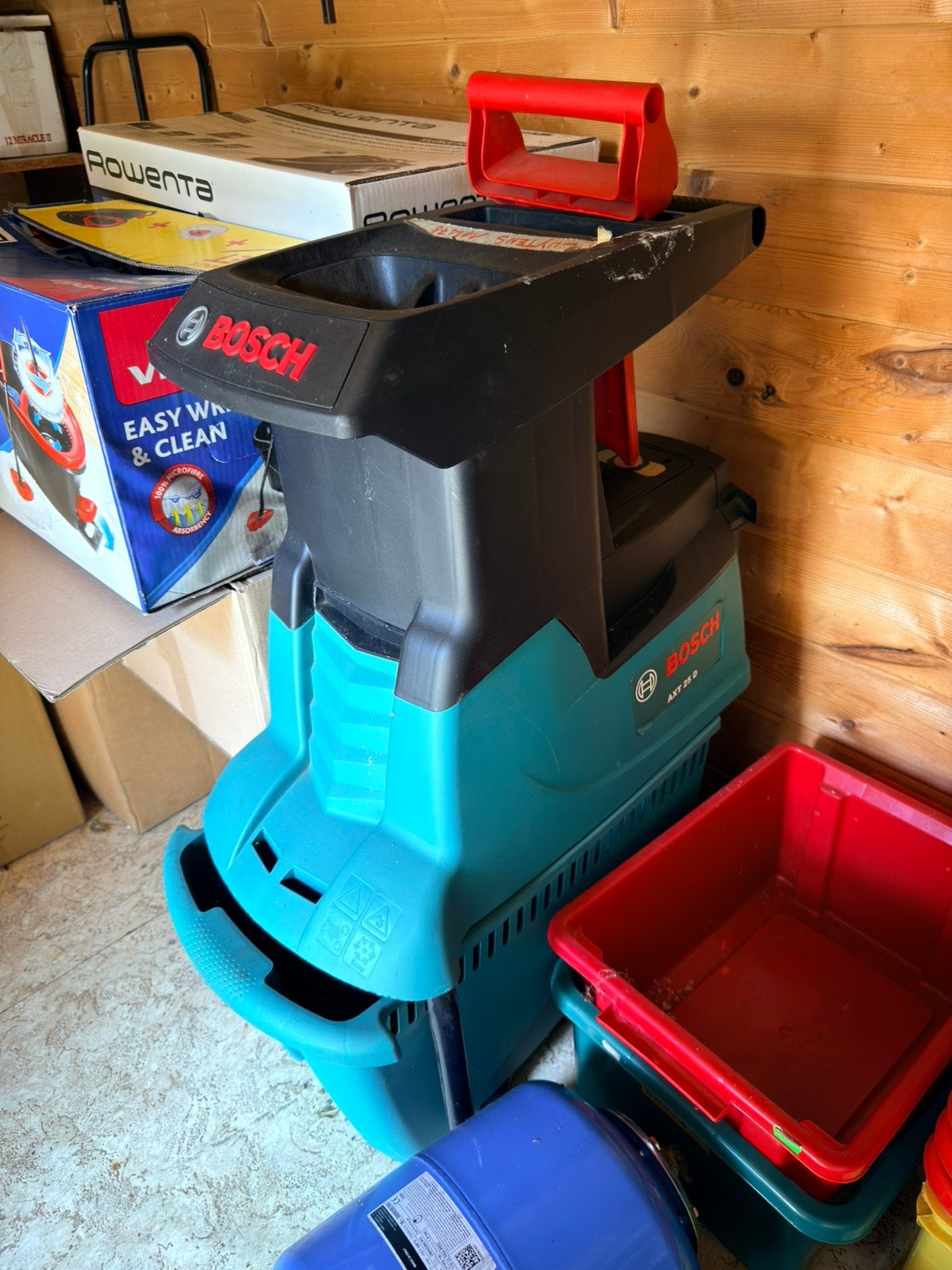 Bosch AXT 25 D fluisterhakselaar 2500W – perfecte werking, Enlèvement, Comme neuf, Électrique, Sac de ramassage
